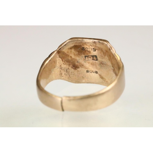 150 - Three 9ct gold rings to include a signet ring (hallmarked Birmingham), signet ring with stepped shou... 