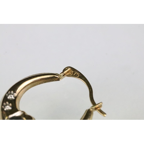 166 - Collection of 9ct gold earrings to include a pair of twist hoop earrings (italian hallmarked), pair ... 