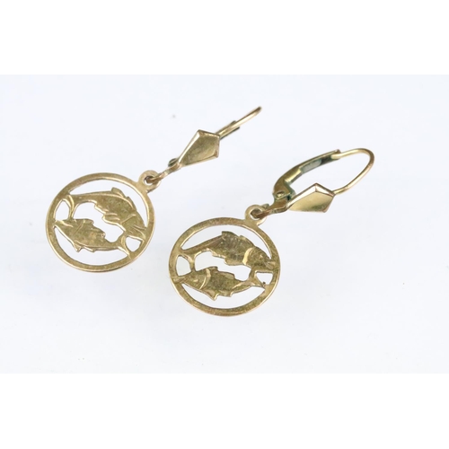 167 - 9ct gold hallmarked fish ring together with a pair of matching drop earrings. Hallmarked Birmingham ... 