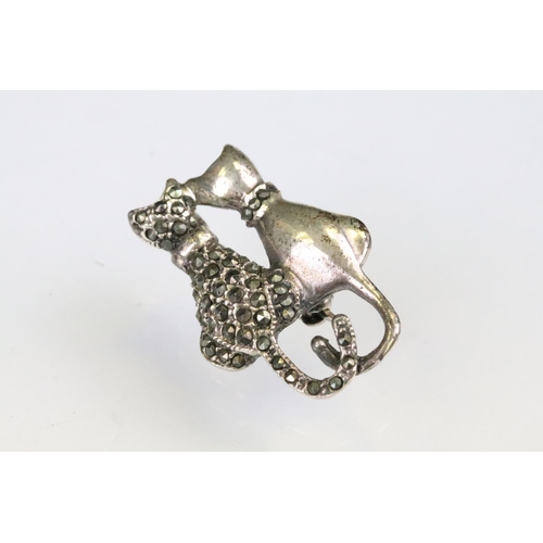 169 - Collection of silver jewellery to include marcasite cat brooch, ID bracelet, bangle, hoop earrings, ... 