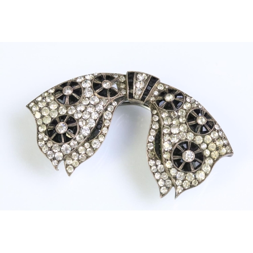 240 - Group of antique and art deco jewellery to include a silver white and black paste bow brooch, silver... 