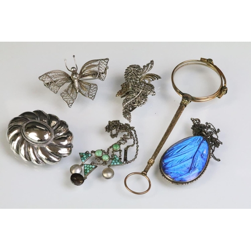 244 - Collection of assorted 20th Century jewellery to include an Art Deco turquoise and mother of pearl d... 