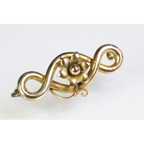 245 - Collection of jewellery items to include a 9ct gold brooch front with floral design (marked 9ct), ro... 