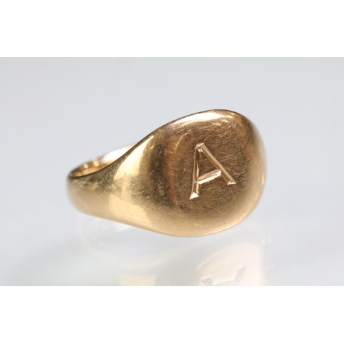 181 - Two signet rings to include a hallmarked 9ct gold example (size M), together with a rose metal signe... 