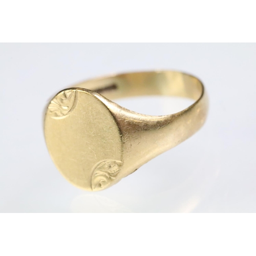 181 - Two signet rings to include a hallmarked 9ct gold example (size M), together with a rose metal signe... 