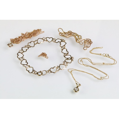 184 - Collection of 9ct gold jewellery to include a 9ct gold pendant necklace having a fine link chain and... 