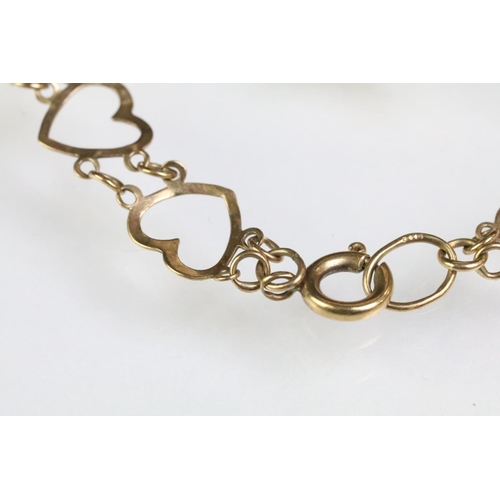 184 - Collection of 9ct gold jewellery to include a 9ct gold pendant necklace having a fine link chain and... 