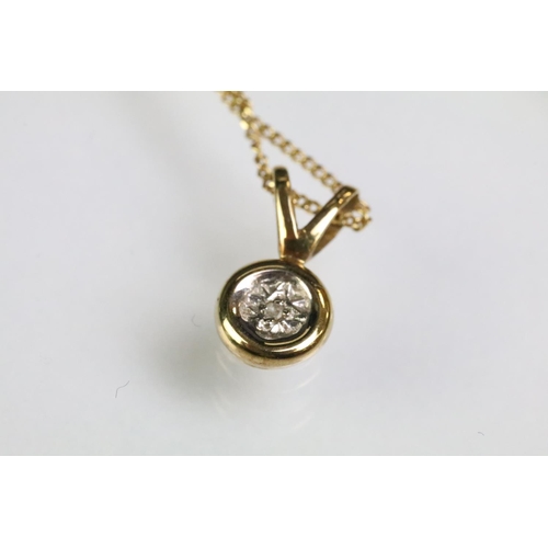 184 - Collection of 9ct gold jewellery to include a 9ct gold pendant necklace having a fine link chain and... 