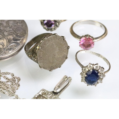 208 - Collection of silver jewellery to include a hallmarked oval locket, three silver hallmarked ingot pe... 