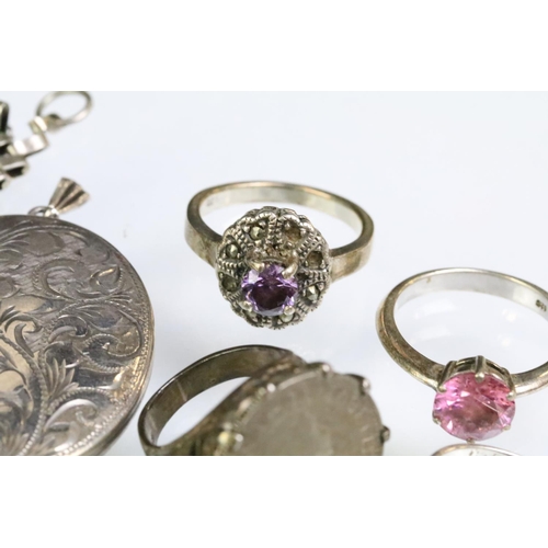 208 - Collection of silver jewellery to include a hallmarked oval locket, three silver hallmarked ingot pe... 