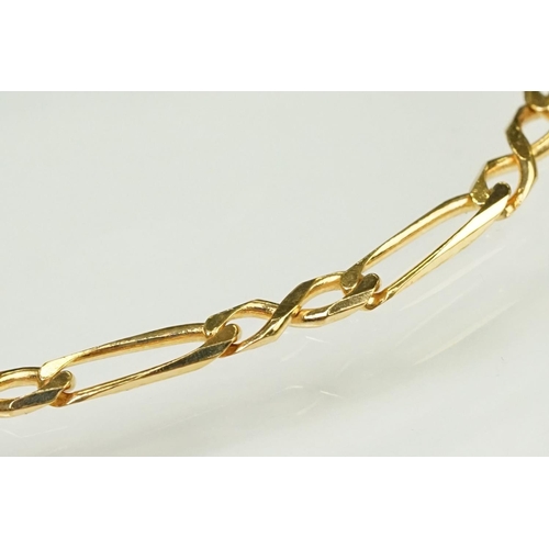 116 - 9ct gold hallmarked flat link figaro chain bracelet having a lobster clasp. Import marked Birmingham... 