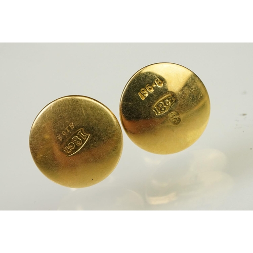 125 - Collection of gold collar studs to include three marked 9ct, and two marked 18ct. 18ct studs measure... 