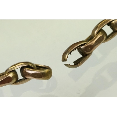 133 - Victorian 9ct yellow gold long guard chain having faceted oval links with swivel clasp. Marked 9ct t... 