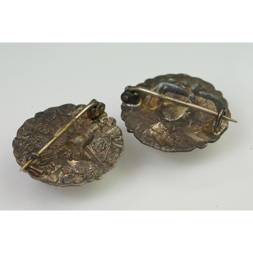 137 - Collection of 19th Century and later brooches to include two Art Nouveau silver round brooches with ... 