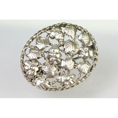 137 - Collection of 19th Century and later brooches to include two Art Nouveau silver round brooches with ... 