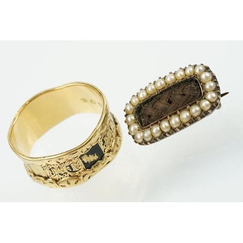 271 - 19th Century Victorian 18ct gold mourning ring with traces of black enamel and engraved dedication t... 