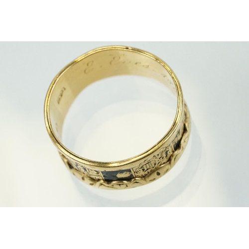 271 - 19th Century Victorian 18ct gold mourning ring with traces of black enamel and engraved dedication t... 