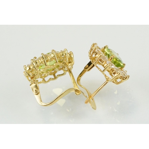 274 - 18ct gold peridot and white stone jewellery suite to include ring, earrings and pendant necklace, ea... 