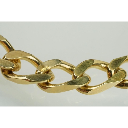 300 - 9ct gold hallmarked flat curb link bracelet. Hallmarked London 1984. Measures 8 inches.