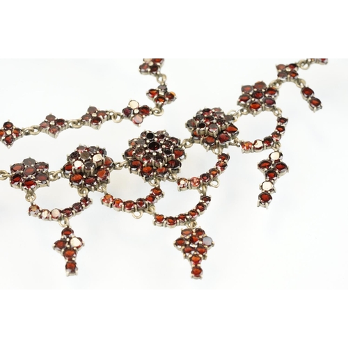 339 - Collection of 19th Century Victorian and later jewellery to include a pique work tortoise shell roun... 