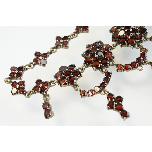 339 - Collection of 19th Century Victorian and later jewellery to include a pique work tortoise shell roun... 