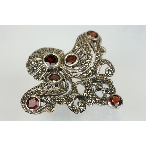 339 - Collection of 19th Century Victorian and later jewellery to include a pique work tortoise shell roun... 