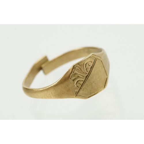 343 - Three antique rings to include an 18ct gold daisy ring (marked 18ct, size M.5), 9ct gold signet ring... 