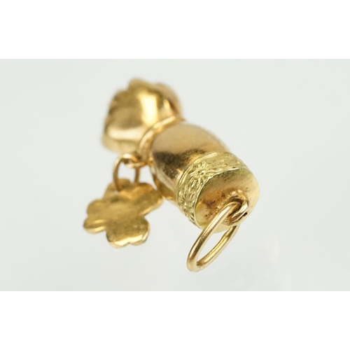 378 - Group of gold jewellery to include a pair of 9ct gold hallmarked oval head cufflinks, hallmarked 9ct... 