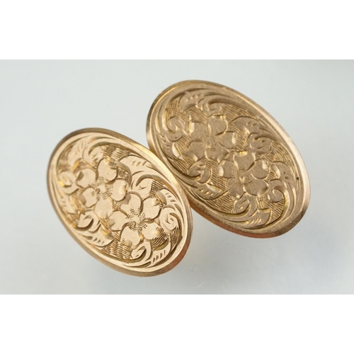 378 - Group of gold jewellery to include a pair of 9ct gold hallmarked oval head cufflinks, hallmarked 9ct... 