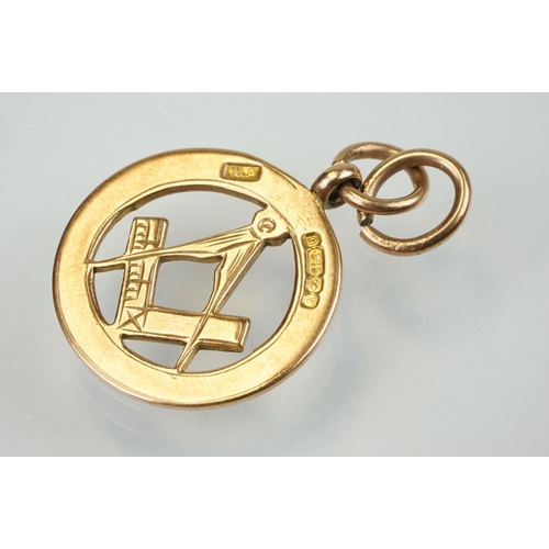 378 - Group of gold jewellery to include a pair of 9ct gold hallmarked oval head cufflinks, hallmarked 9ct... 