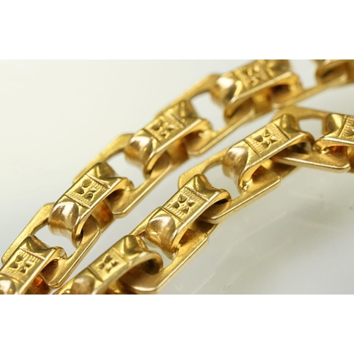 55 - 20th Century yellow metal fancy link bracelet chain having engraved oval links with swivel clasp. Fo... 