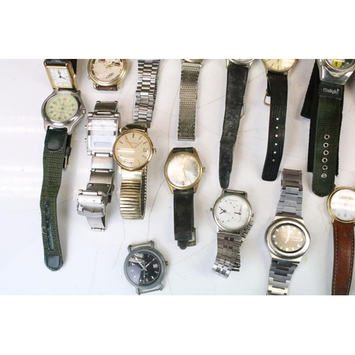 409 - A large collection of vintage and contemporary mechanical and quartz wristwatches to include Accuris... 