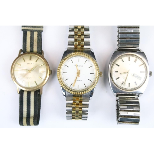 412 - A collection of ten mainly mechanical vintage wristwatches to include Premia, Montine, Everite, Cron... 