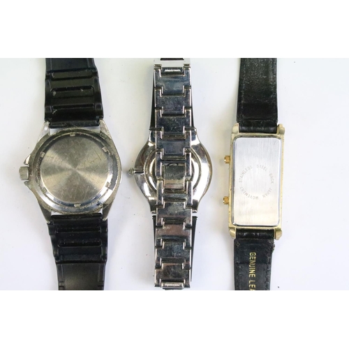 419 - A collection of thirteen contemporary automatic and quartz wristwatches to include Casio and Saxon e... 