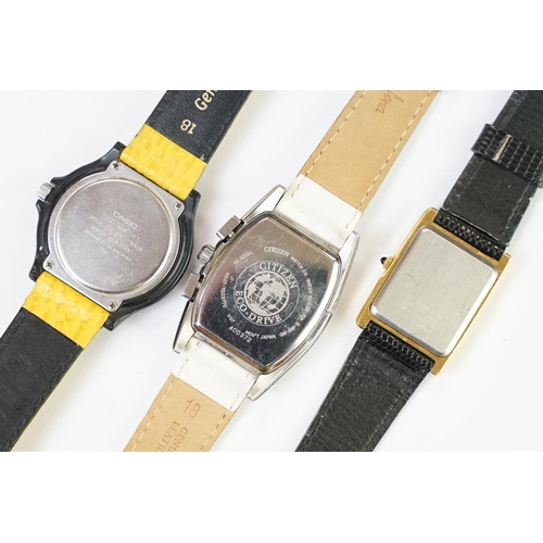 438 - A collection of eighteen mechanical and quartz wristwatches to include Casio, Timex, Citizen, Lorus,... 