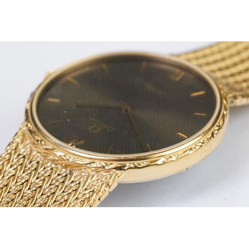 456 - A gents Omega DeVille quartz wristwatch on original fitted gold plated strap with Omega logo to clas... 