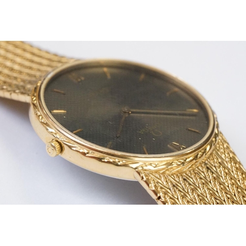 456 - A gents Omega DeVille quartz wristwatch on original fitted gold plated strap with Omega logo to clas... 