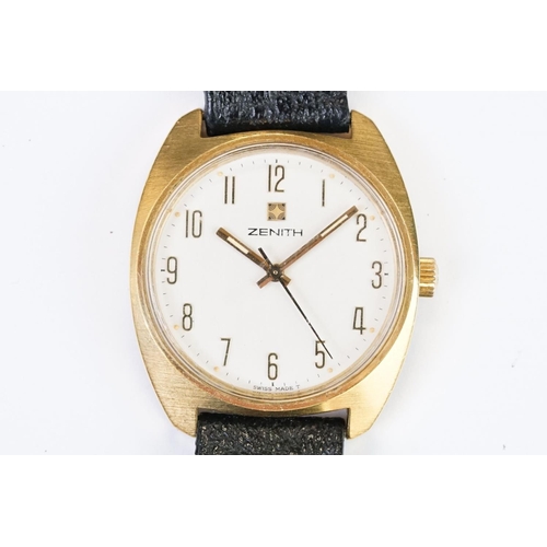 481 - A vintage gents Zenith automatic wristwatch, numerical markers with central second hand, gold plated... 