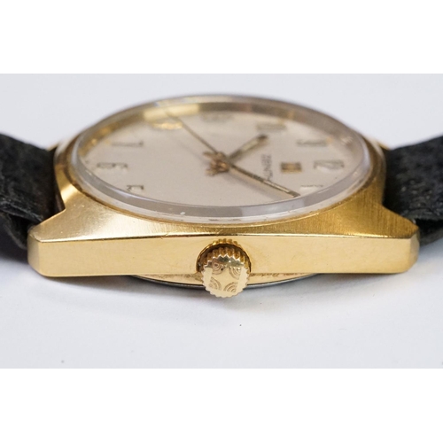 481 - A vintage gents Zenith automatic wristwatch, numerical markers with central second hand, gold plated... 