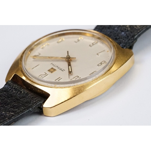 481 - A vintage gents Zenith automatic wristwatch, numerical markers with central second hand, gold plated... 