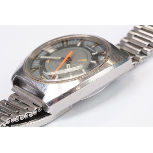 486 - A Vintage Omega Memomatic Seamaster Wristwatch, baton markers, date function to 3 o'clock, orange ce... 