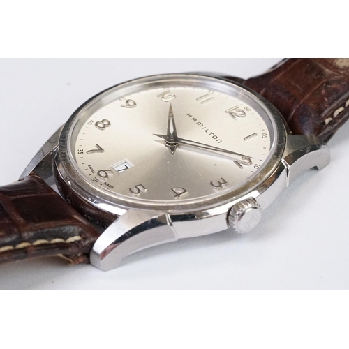 489 - A gents Hamilton Jazzmaster quartz wristwatch, silvered dial with date function to 6 o'clock, No.H38... 