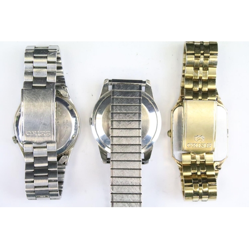 423 - A collection of nine Seiko automatic and quartz wristwatches to include Seiko 5 and Seiko SQ example... 