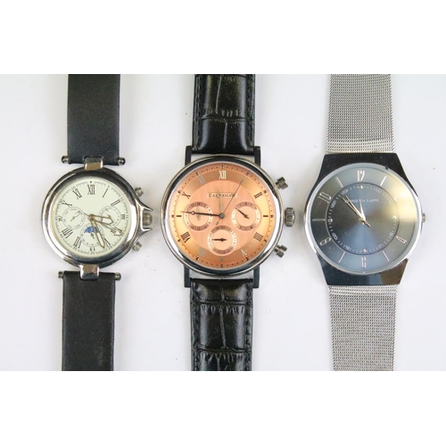 427 - A collection of thirty five mainly contemporary gents quartz watches to include Timex, Accurist, Avi... 