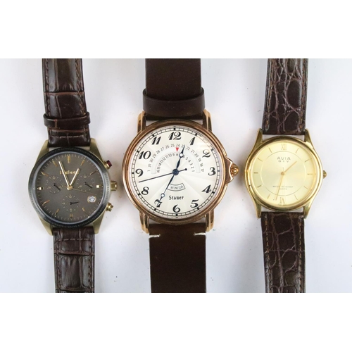 427 - A collection of thirty five mainly contemporary gents quartz watches to include Timex, Accurist, Avi... 