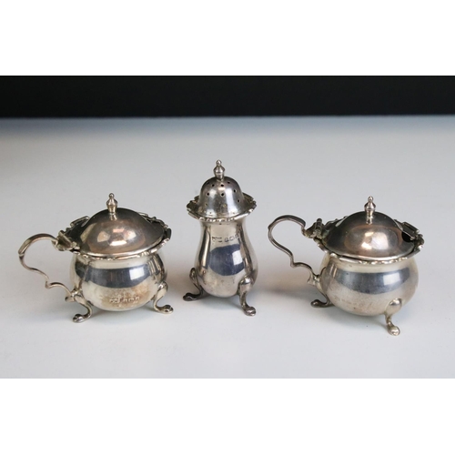 552 - Cased Mappin & Webb silver cruet set consisting of two mustard pots, two table salts and two pepper ... 