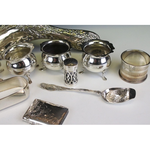 625 - Collection of silver items to include a Mappin & Webb footed dish (Sheffield 1931), hand mirror (28c... 