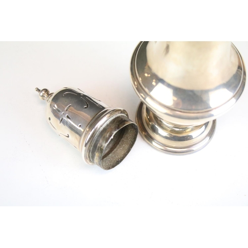 627 - Early 20th century silver sugar shaker of baluster form, raised on a singular foot, hallmarked Birmi... 