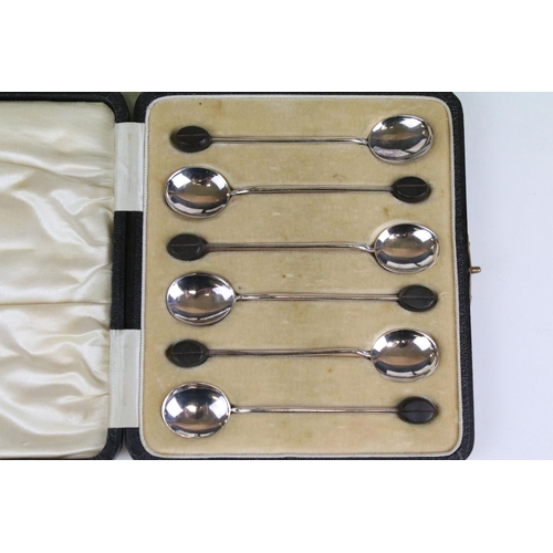 660 - Three cased sets of silver flat ware to include a set of coffee bean spoons (hallmarked Chester 1924... 