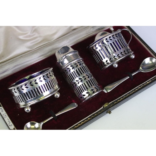 664 - Early 20th Century William Hutton & Sons silver hallmarked cruet set consisting of table salt, peppe... 